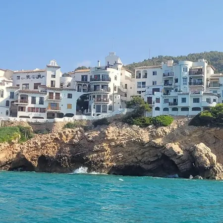 Lägenhet Charming On The Cliffs With Sea Views