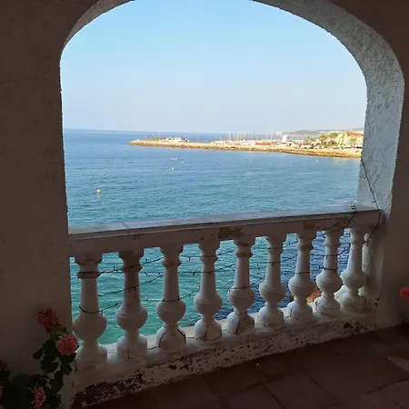 Charming On The Cliffs With Sea Views *